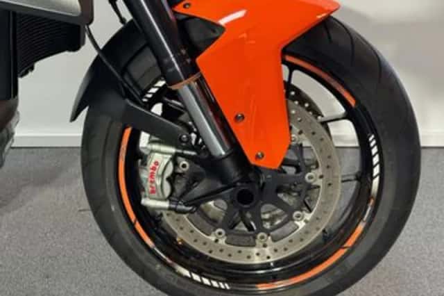 KTM 1290 SuperDuke R (2016) thumbnail 5