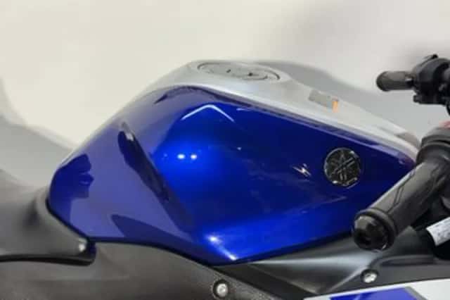 YAMAHA YZF R3 (2015) thumbnail 4