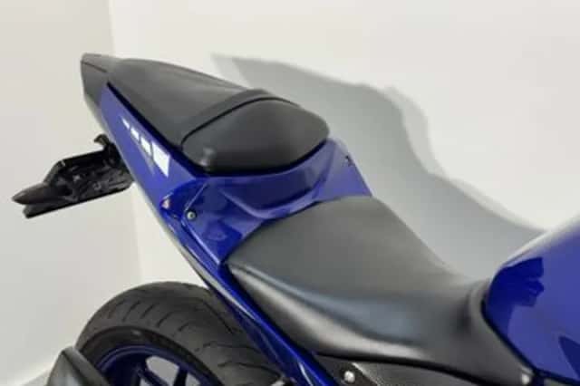 YAMAHA YZF R3 (2015) thumbnail 5