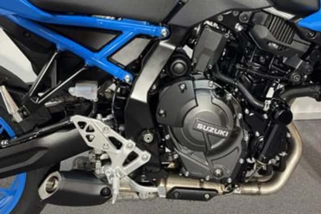 Suzuki GSX-8S (2023) thumbnail 2