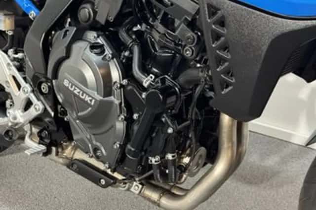 Suzuki GSX-8S (2023) thumbnail 5
