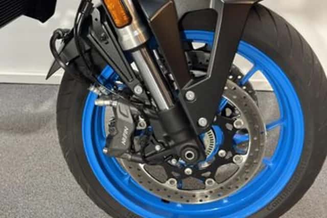 Suzuki GSX-8S (2023) thumbnail 6