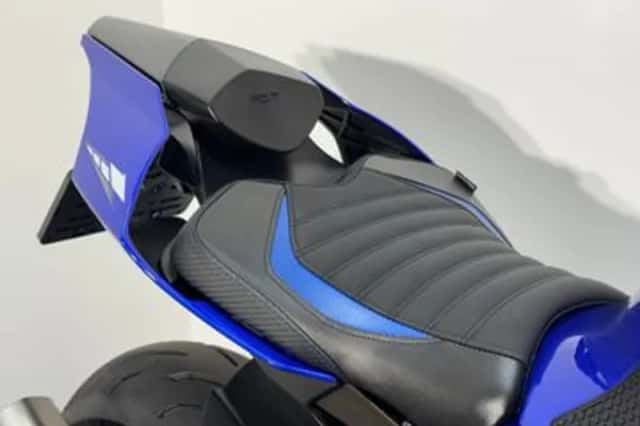 Yamaha YZF-R1 (2016) thumbnail 4