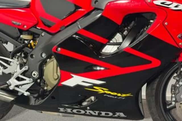 Honda CBR600F (2001) thumbnail 2