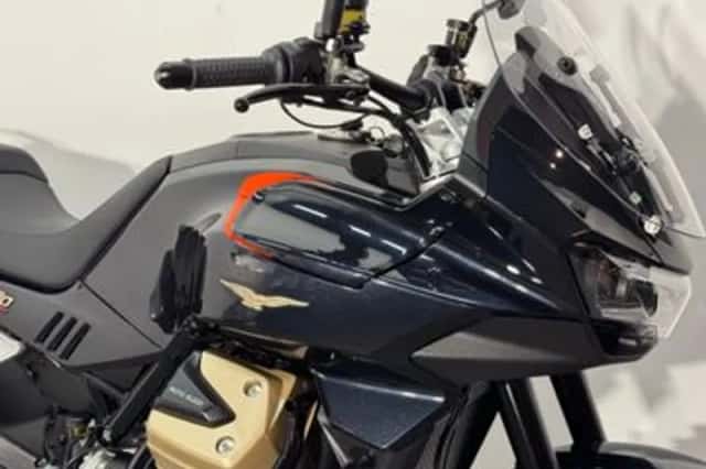 Moto Guzzi V100 Mandello (2024) thumbnail 6