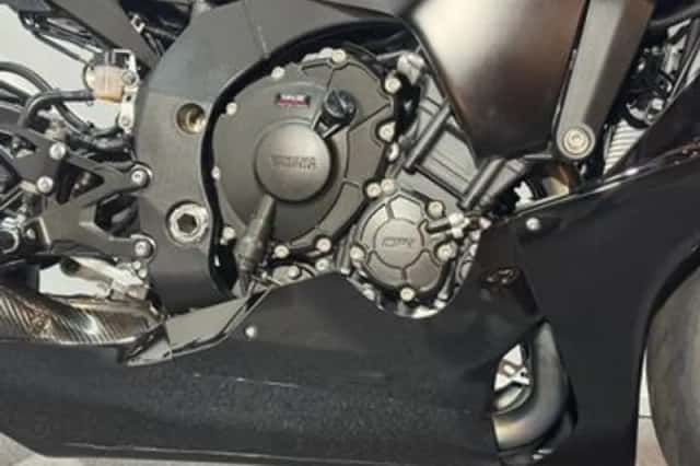 Yamaha YZF-R1 (2022) thumbnail 2