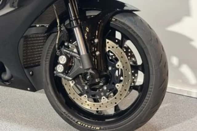 Yamaha YZF-R1 (2022) thumbnail 6