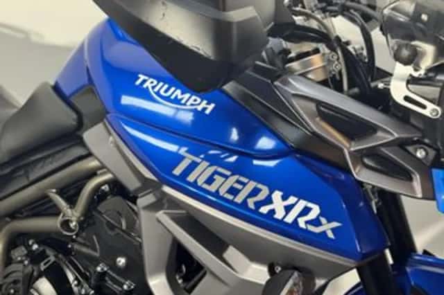Triumph Tiger 800 XRX (2015) thumbnail 3