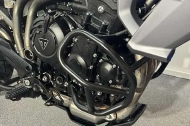 Triumph Tiger 800 XRX (2015) thumbnail 4