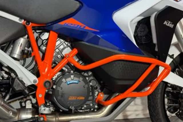 KTM 1290 Super Adventure (2022) thumbnail 2