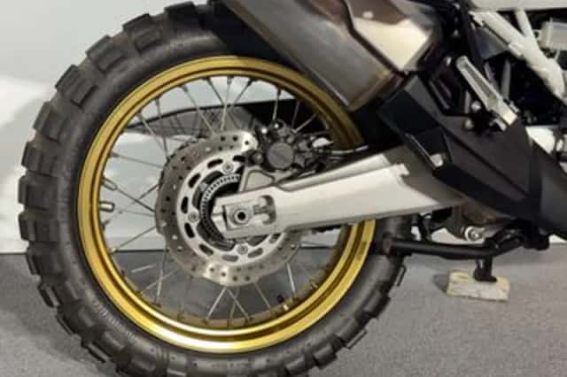 Honda CRF 1000 L Africa Twin (2018) thumbnail 4