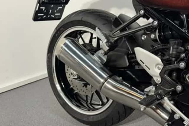 Kawasaki Z900RS (2018) thumbnail 3