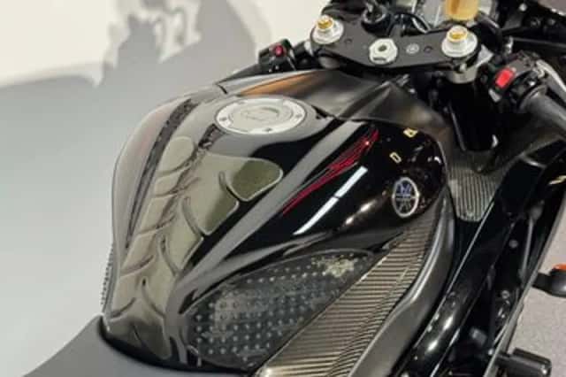 Yamaha YZF-R6 (2006) thumbnail 3