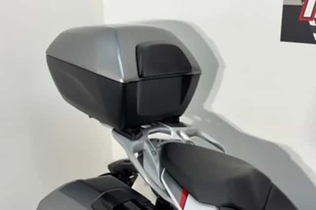 BMW S 1000 XR (2016) thumbnail 4