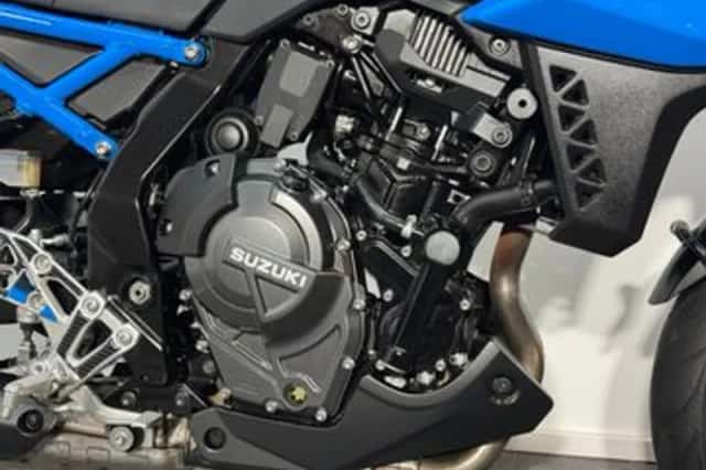 Suzuki GSX-8S (2023) thumbnail 2