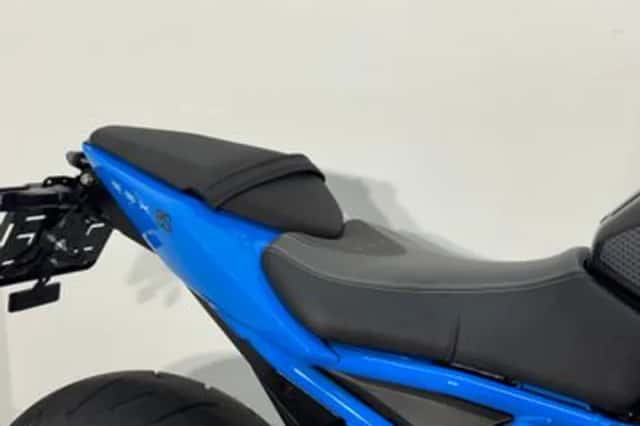 Suzuki GSX-8S (2023) thumbnail 4