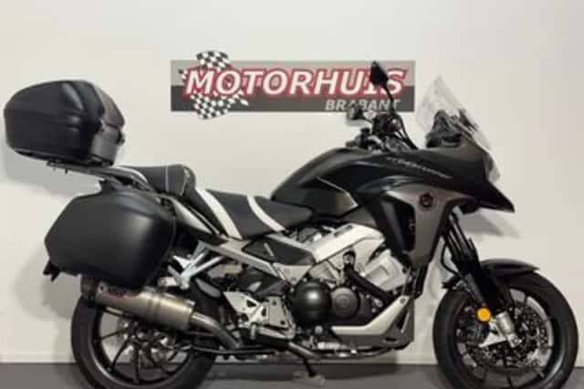 Honda VFR800 (2015) thumbnail 1