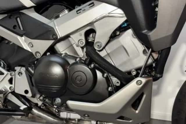 Honda VFR800 (2015) thumbnail 2