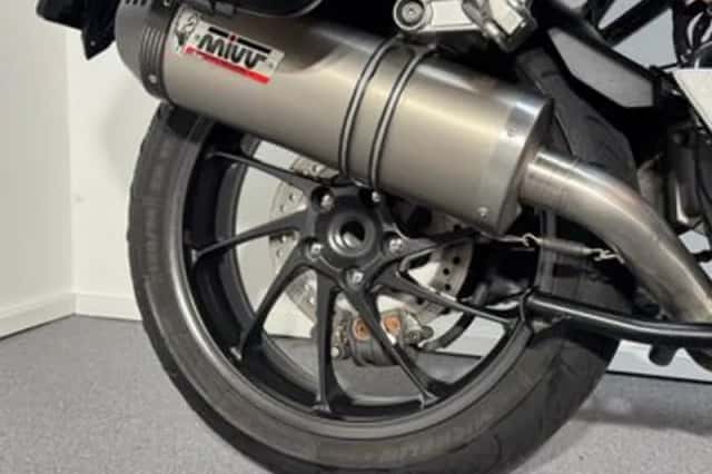 Honda VFR800 (2015) thumbnail 3