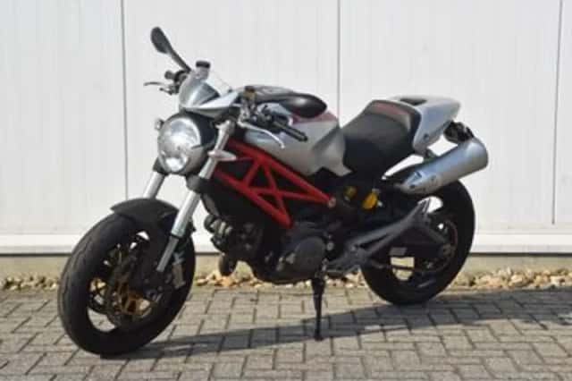 Ducati Monster 696 (2009) thumbnail 2