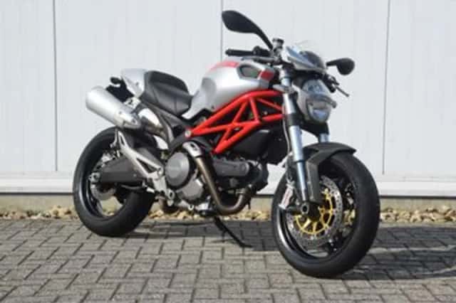Ducati Monster 696 (2009) thumbnail 3