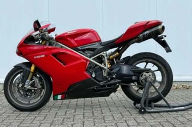 Ducati 1198 S (2009) thumbnail 1