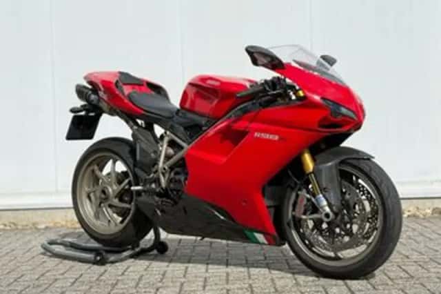 Ducati 1198 S (2009) thumbnail 4