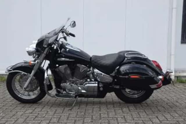 Honda VTX 1300 (2003) thumbnail 1