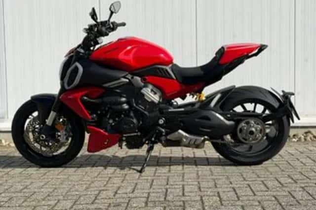 Ducati Diavel V4 (2023) thumbnail 1