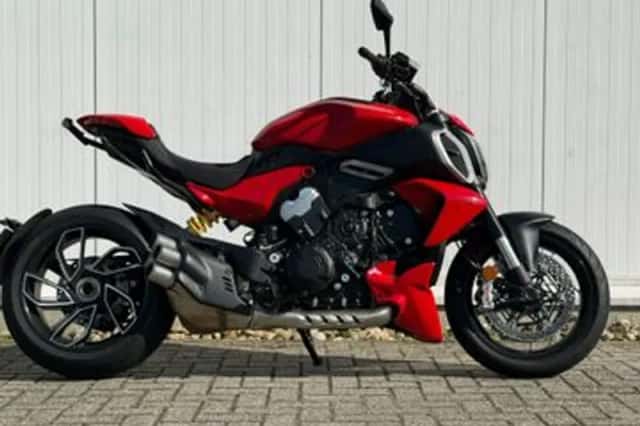 Ducati Diavel V4 (2023) thumbnail 2