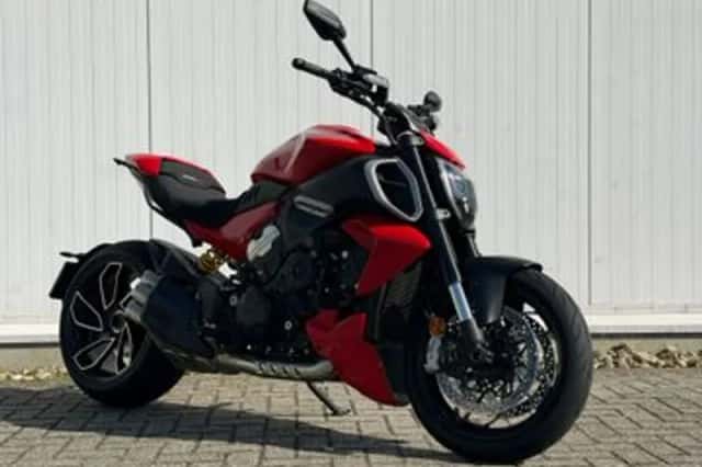 Ducati Diavel V4 (2023) thumbnail 4