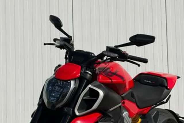 Ducati Diavel V4 (2023) thumbnail 5