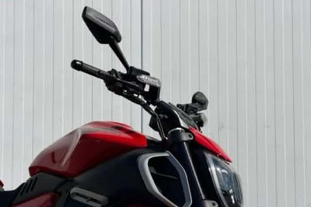 Ducati Diavel V4 (2023) thumbnail 6