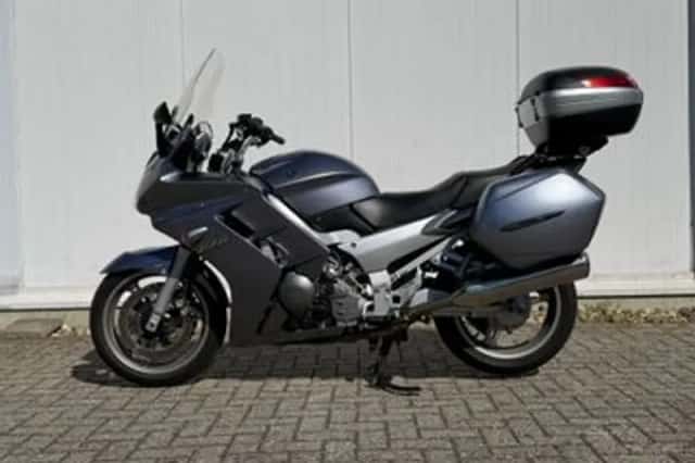 Yamaha FJR1300 (2004) thumbnail 1