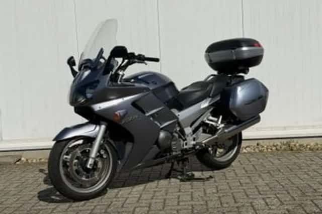 Yamaha FJR1300 (2004) thumbnail 3