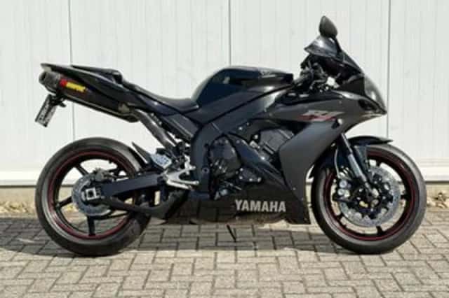 Yamaha YZF-R1 (2006) thumbnail 2