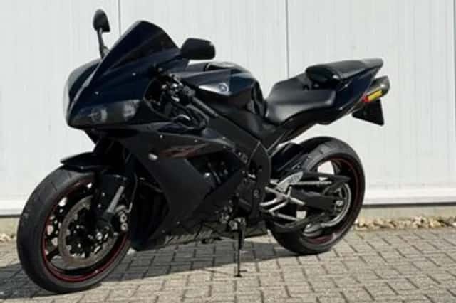 Yamaha YZF-R1 (2006) thumbnail 3