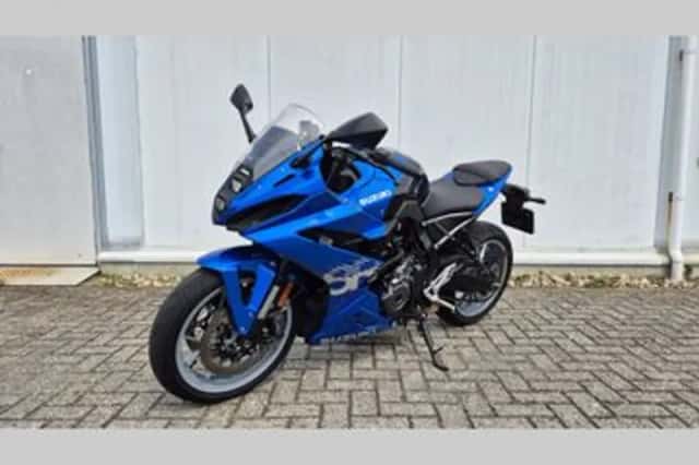 Suzuki GSX-8R (2024) thumbnail 3