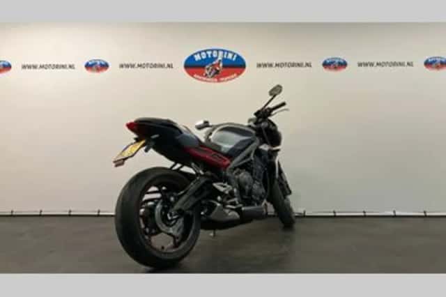 TRIUMPH STREET TRIPLE R LOW RIDE HEIGHT (2020) thumbnail 5