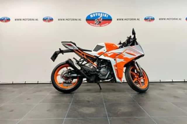 KTM RC 125 (2023) thumbnail 1