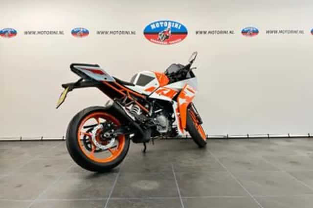 KTM RC 125 (2023) thumbnail 6