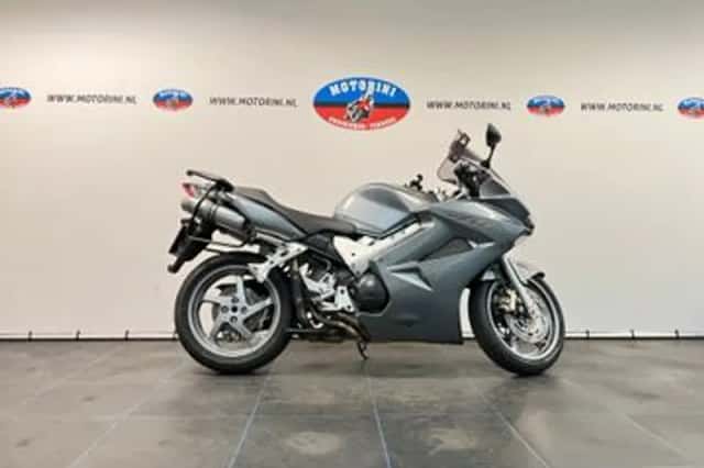 Honda VFR 800 (2008) thumbnail 1