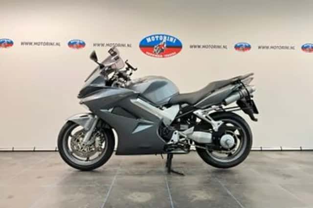 Honda VFR 800 (2008) thumbnail 2