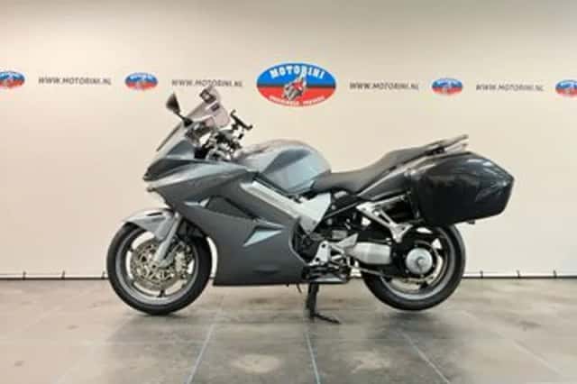 Honda VFR 800 (2008) thumbnail 3
