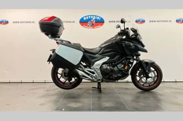 Honda NC750X (2023) thumbnail 1