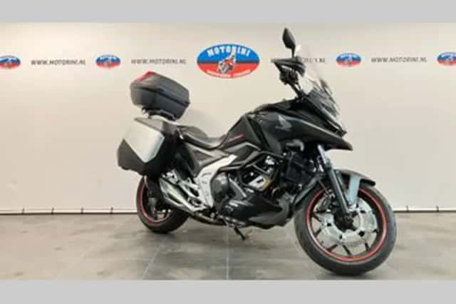 Honda NC750X (2023) thumbnail 2