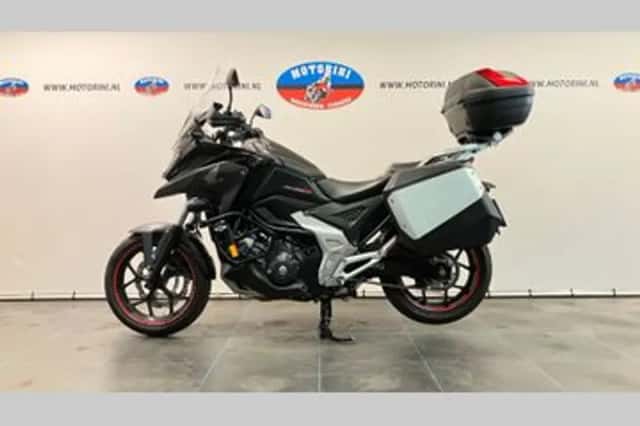 Honda NC750X (2023) thumbnail 4