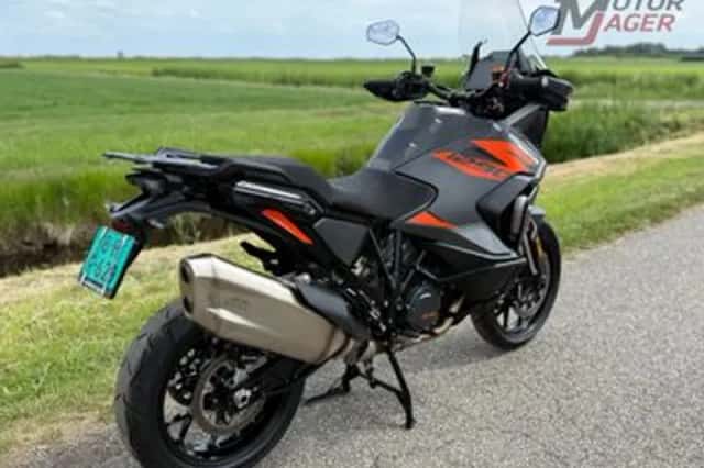 KTM 1290 SUPER ADVENTURE S (2021) thumbnail 6