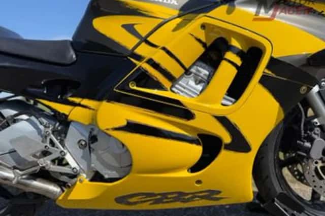 Honda CBR600F (1997) thumbnail 5