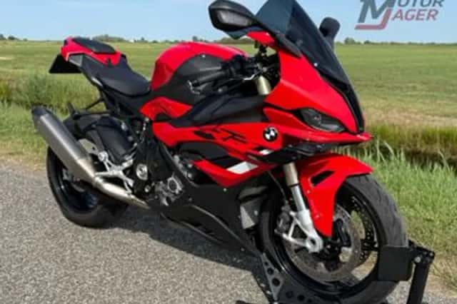 BMW S 1000 RR (2023) thumbnail 1